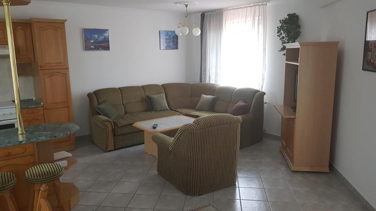 Royal Apartman Вонярцвашхедь Экстерьер фото